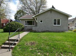 805 Columbus St, Pella, IA 50219