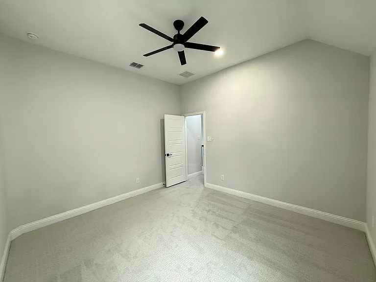 10678 Grayhead Dr — Photo 16