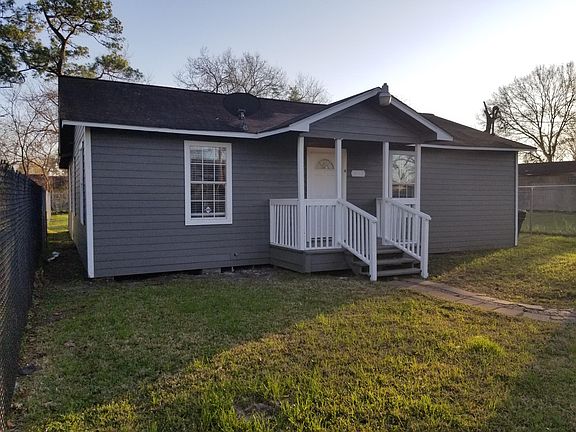 2nd image of 8118 Crestview Dr