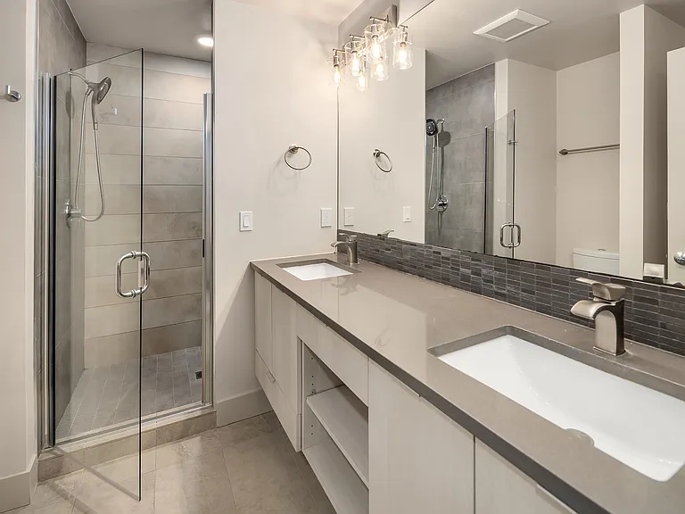 410 W Fulton St — Photo 14