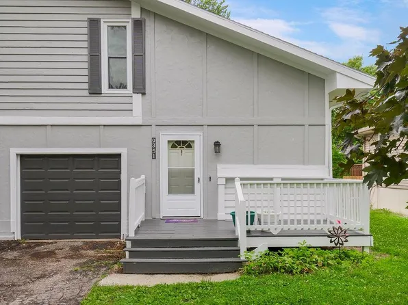 9351 W 48th Ter, Merriam, KS 66203