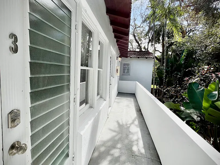 6030 N Bayshore Dr #3 — Photo 13