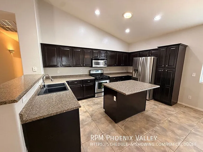 17057 W Manchester Dr — Photo 9