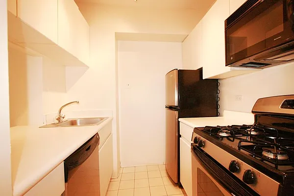 Rented by Corcoran | media 4