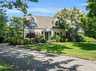 14 Robin Rd, RUMSON, NJ 07760
