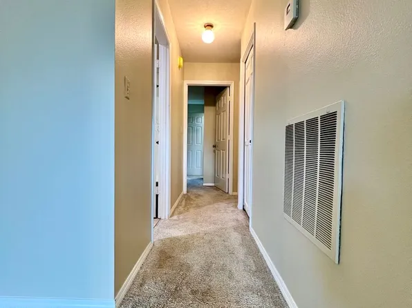 Remodeled 3BR in Mountain Park | Primary Suite + Deck | Lake Oswego, 304 Cervantes Cir, Lake Oswego, OR 97035