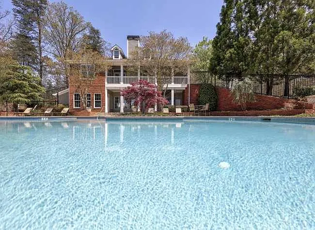 Park Creek Apartments — Photo 15