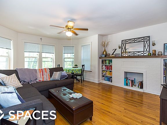 3rd image of 4817 N Oakley Ave #Two