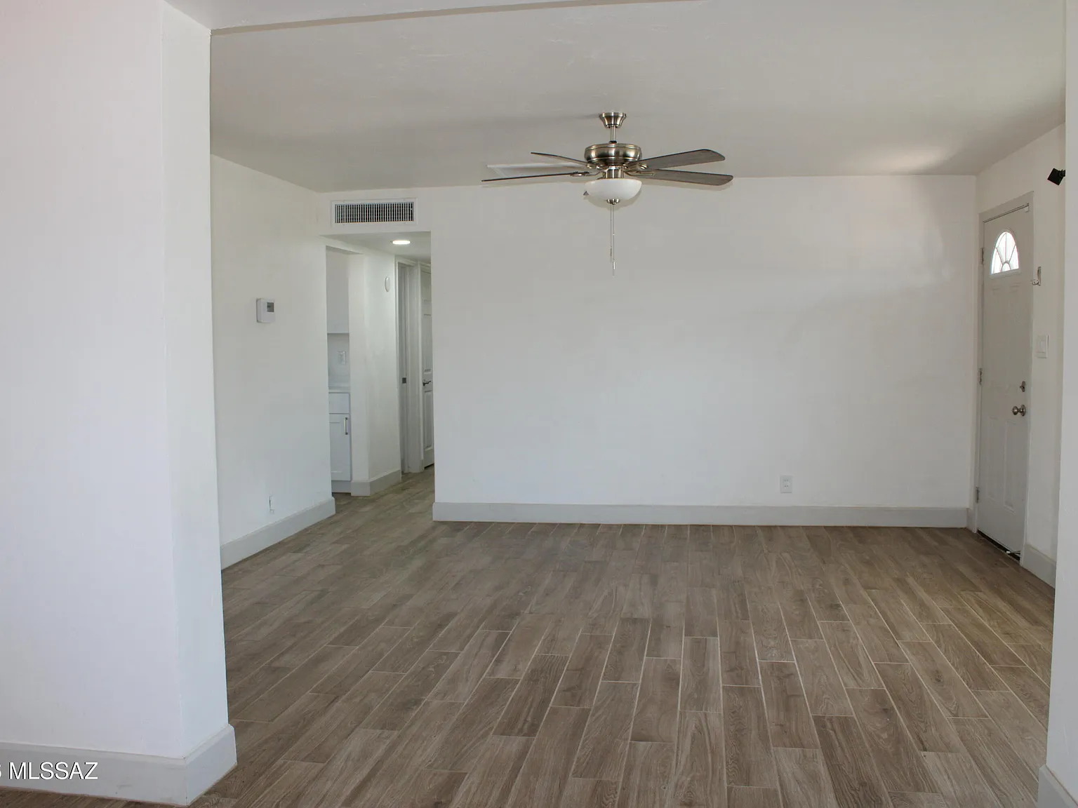 3 bed, 2.0 bath, 1339 sqft, $1,895 — Photo 3