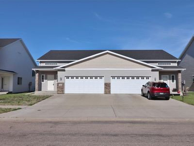 73 Mulberry Loop NE, Minot, ND, 58703