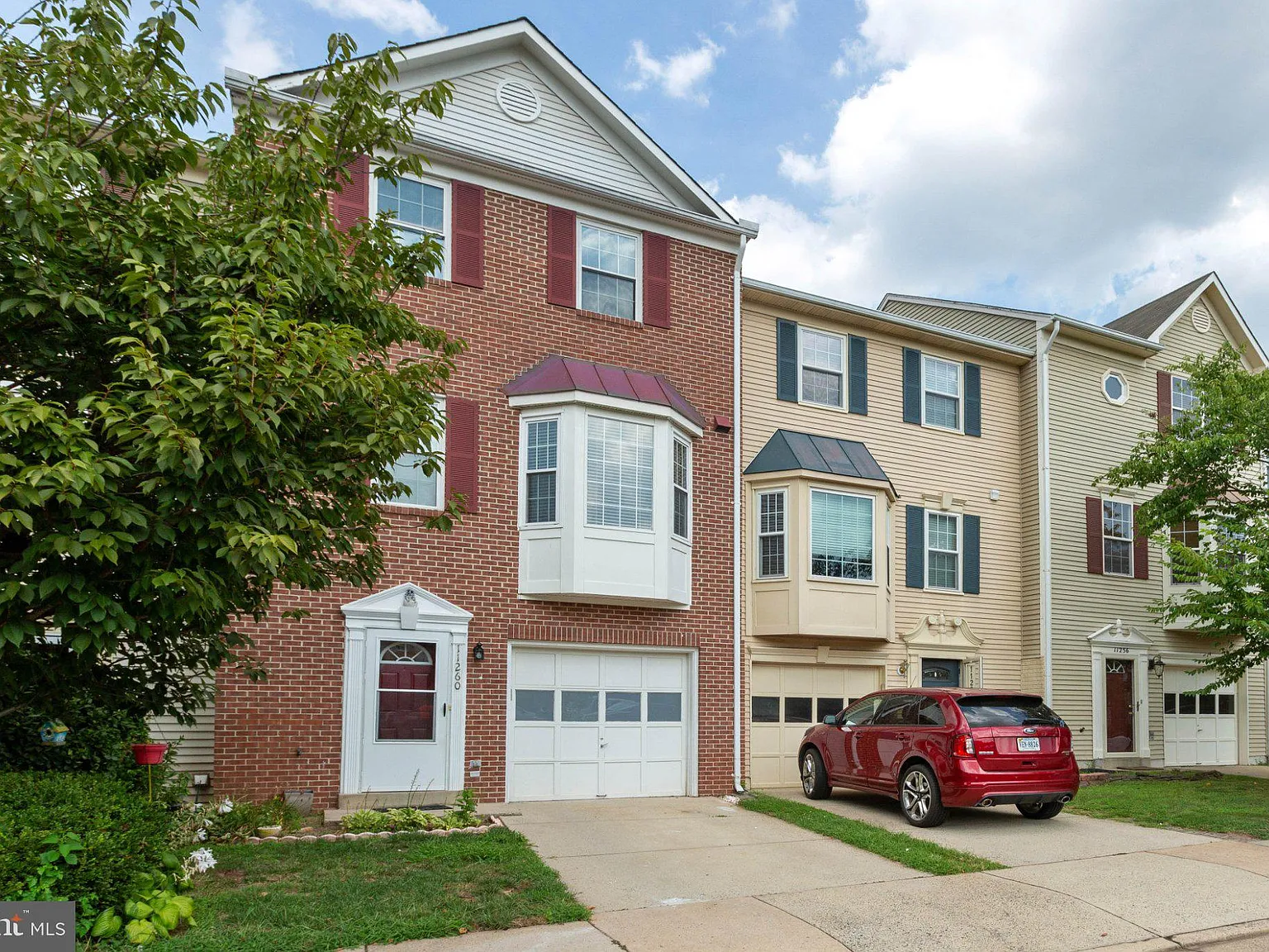 3 bed, 4.0 bath, 1782 sqft, $2,950 — Photo 2