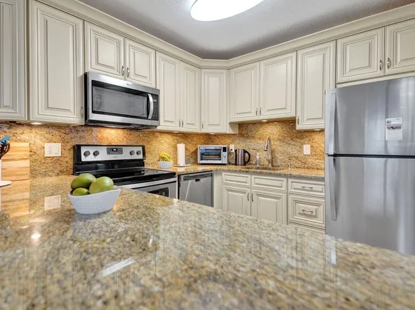 116 Easthampton E, West Palm Beach, FL 33417