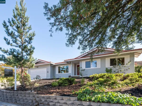 20 Buckingham Dr, Moraga, CA 94556