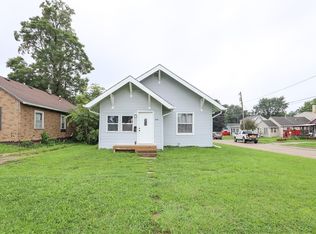 2401 Elizabeth Ave, Des Moines, IA 50317