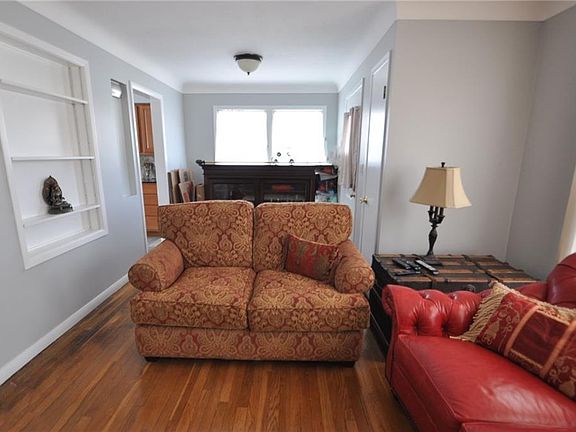 5th image of 22395 Berry Dr