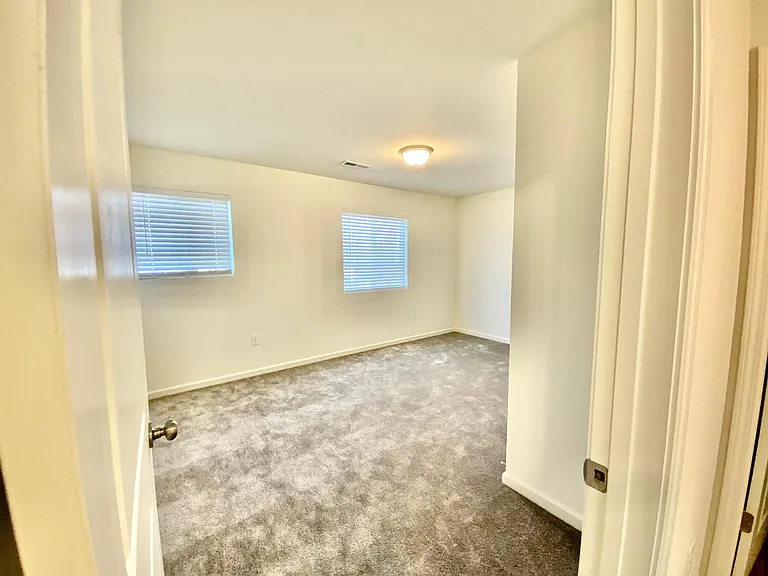 3912 Bissett Way — Photo 27
