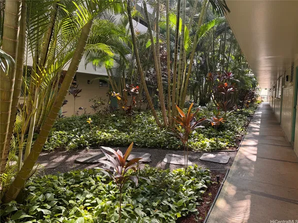 1555 Pohaku St APT B109, Honolulu, HI 96817