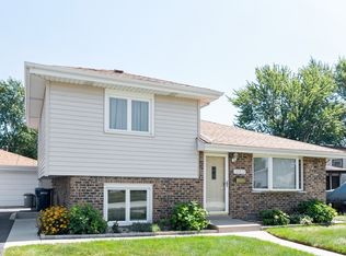 10813 S Plahm Ct, Worth, IL
