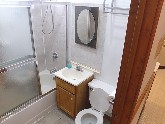 4th image of 1229 W Barry Ave #1