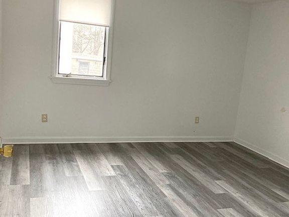 5th image of 51 Myrtle St APT 4