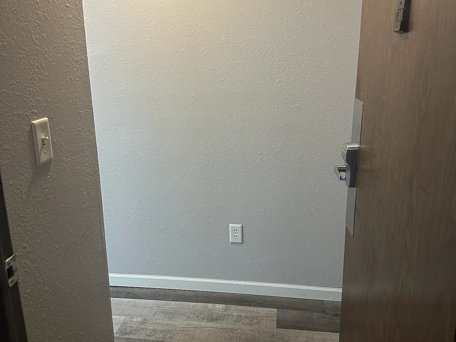 2 bed, $995 — Photo 3