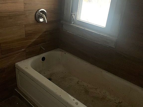 5th image of 437 Wyoming Ave