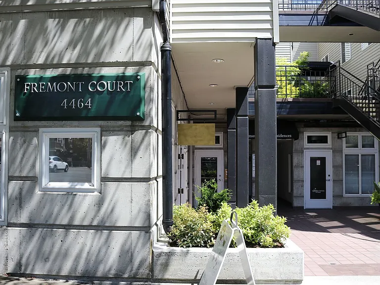 Fremont Court — Photo 12