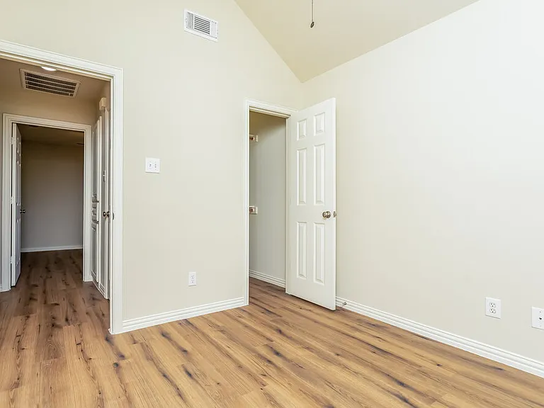 211 Dove Mdws — Photo 14