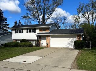 728 Jamestown Rd, Auburn Hills, MI 48326
