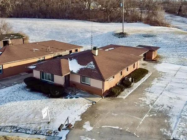 758 Woodruff Ave, Joliet, IL 60436