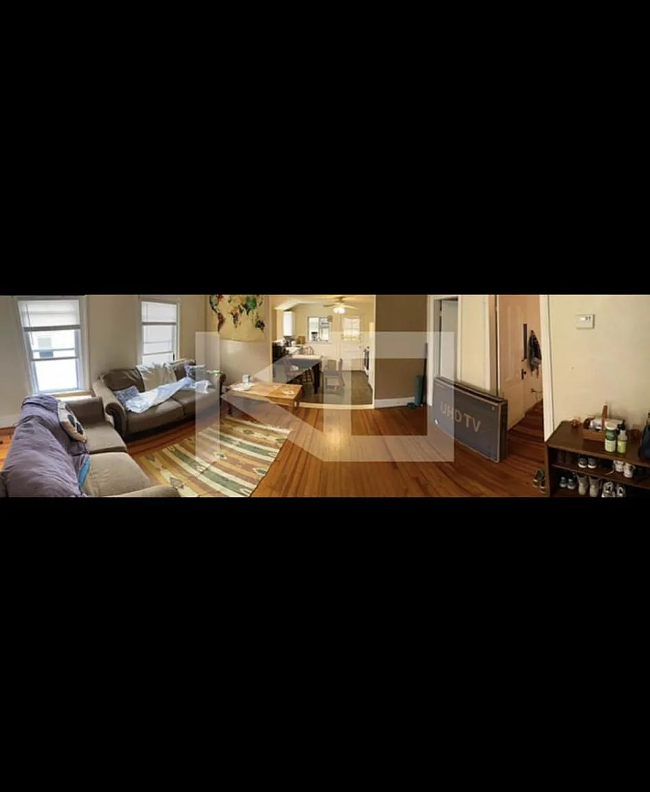 6 bed, 2335 sqft, $4,200 — Photo 3