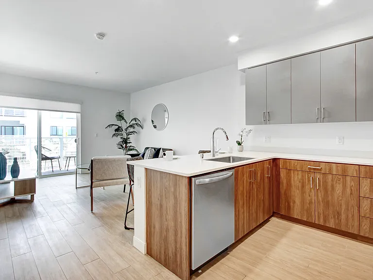 Watermark Apartments — Photo 33