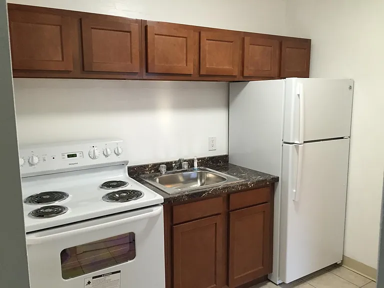 1303 Cove Ave #303 — Photo 10