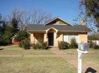 908 Cain St, Quanah, TX 79252
