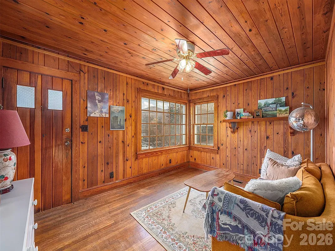 2 bed, 1.0 bath, 595 sqft, $1,400 — Photo 3