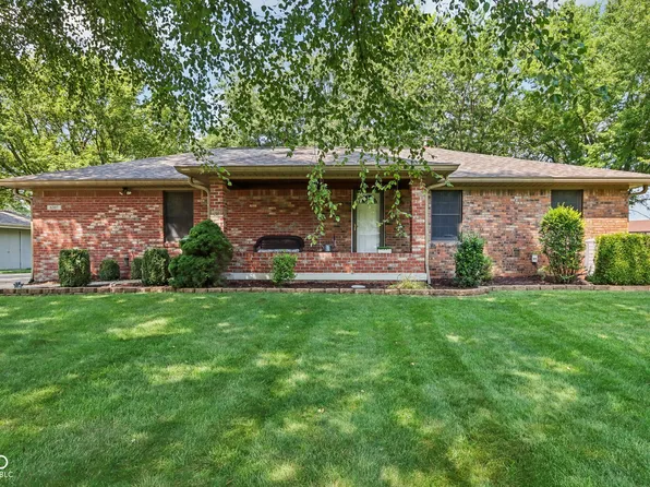 6307 W Hollyhock Ct, New Palestine, IN 46163