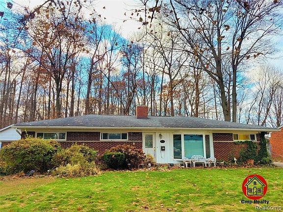 3rd image of 18311 Norwich Rd