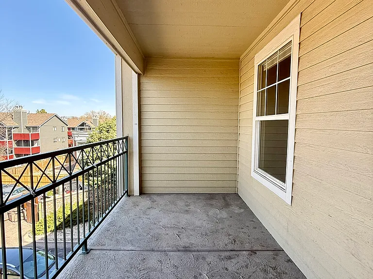 2226 W Elizabeth St #D303 — Photo 24