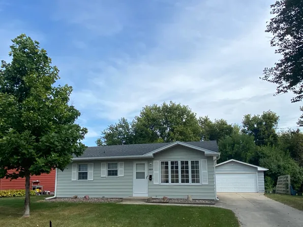 3819 Toronto St, Ames, IA 50014