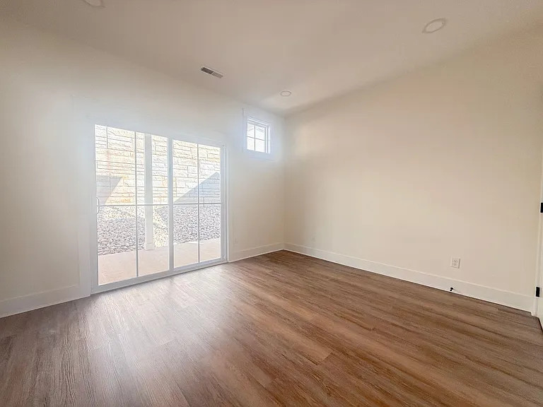 1389 Meridian St — Photo 18