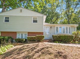 22 Rock Pasture Rd, Branford, CT 06405