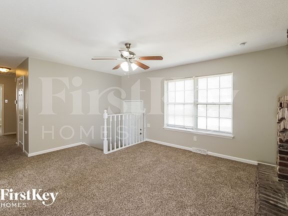 4th image of 700 NW Oxford Dr