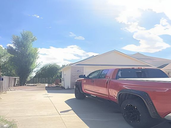 3rd image of 10 Chaparral Cir