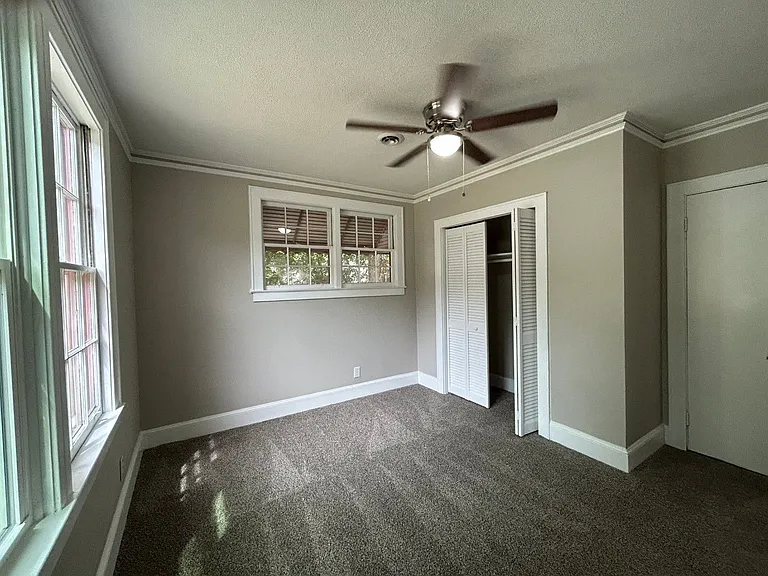 411 E Charlotte Ave — Photo 16