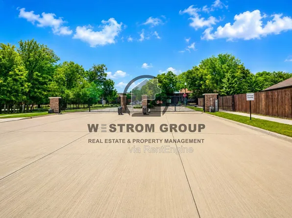 8637 Spindletop Dr, Fort Worth, TX 76120