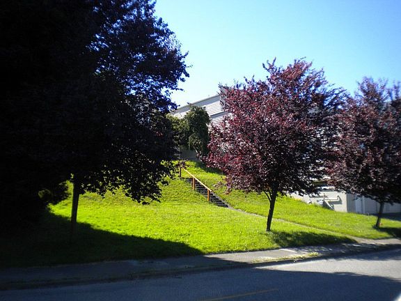 4th image of 3128 Lombard Ave