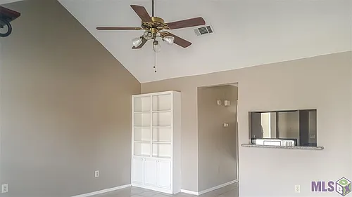 402 Lee Dr Photo 1