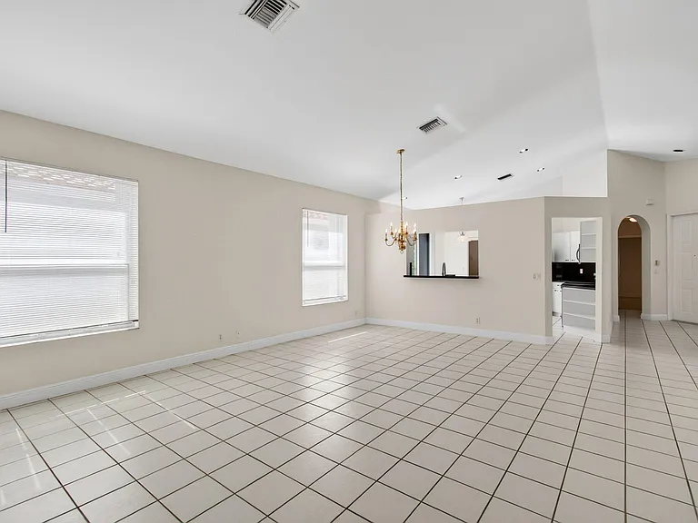 5225 Brookview Dr — Photo 45