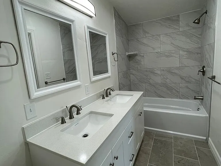 114 S 2250 W — Photo 11