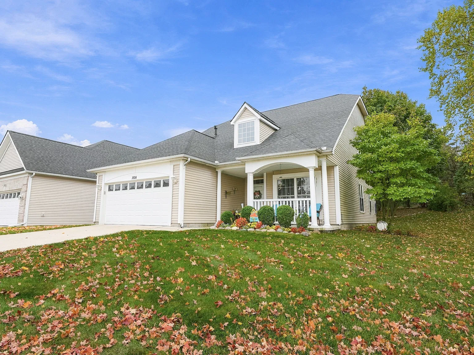 3 bed, 2.5 bath, 2665 sqft, $2,990 — Photo 3